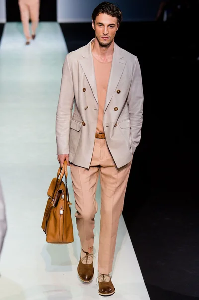 Look 32
